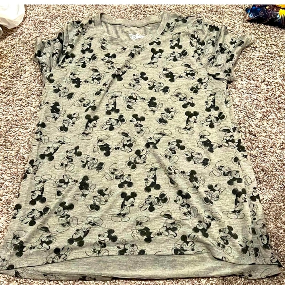 Disney Minnie Mouse Mickey Mouse all over short sleeve graphic print soft tee M